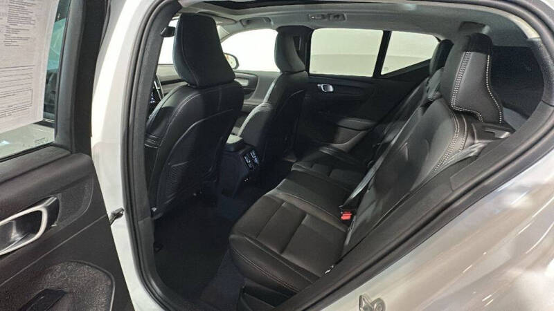 2026 Volvo XC40 B5 Plus
