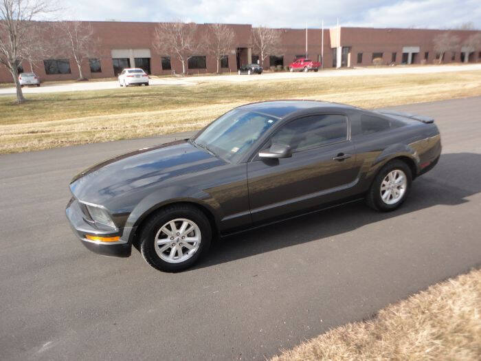 2007 Ford Mustang V6 Deluxe