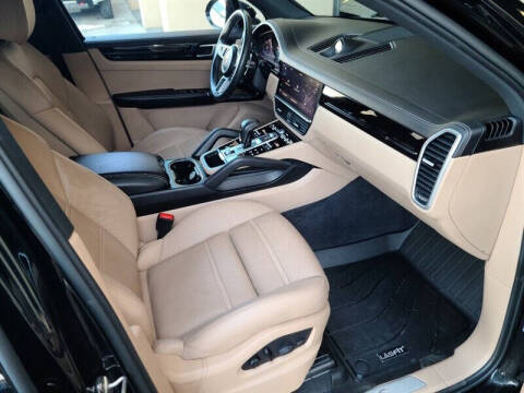 2023 Porsche Cayenne S