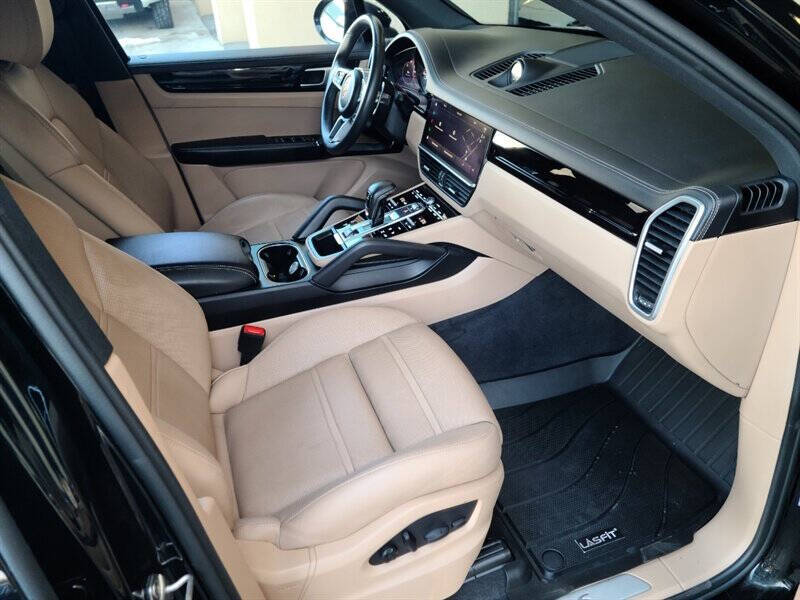 2023 Porsche Cayenne S