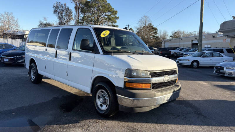 2017 Chevrolet Express Passenger LS's photo