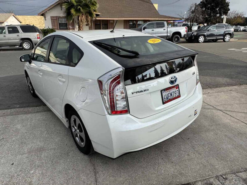 2012 Toyota Prius Two
