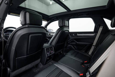 2023 Porsche Cayenne S Platinum Edition
