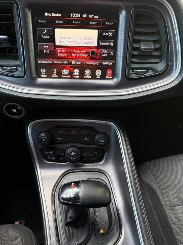 2015 Dodge Challenger SXT