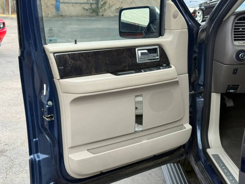 2017 Lincoln Navigator Select