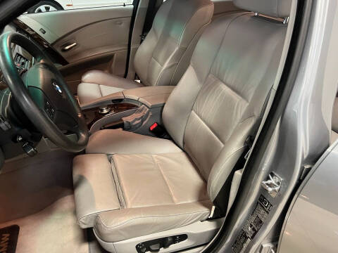 2004 BMW 5 Series 525i