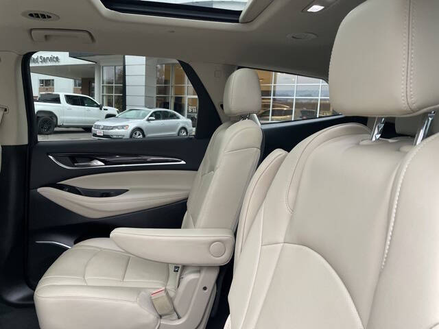 2020 Buick Enclave Essence