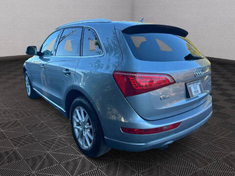 2011 Audi Q5 2.0T quattro Premium