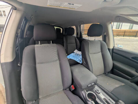 2017 Nissan Pathfinder S