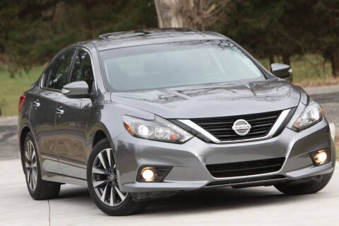 2016 Nissan Altima for sale at P M Auto Gallery in De Soto KS