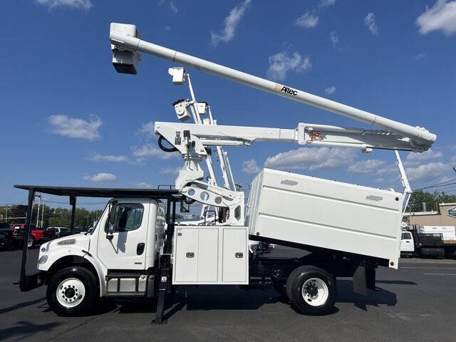 2017 Freightliner M2 106