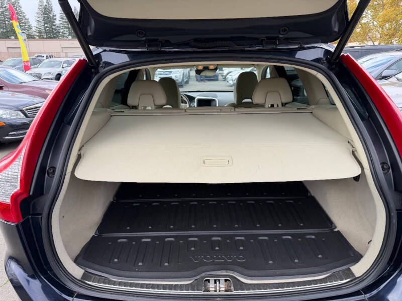 2016 Volvo XC60 T5 Drive-E Platinum