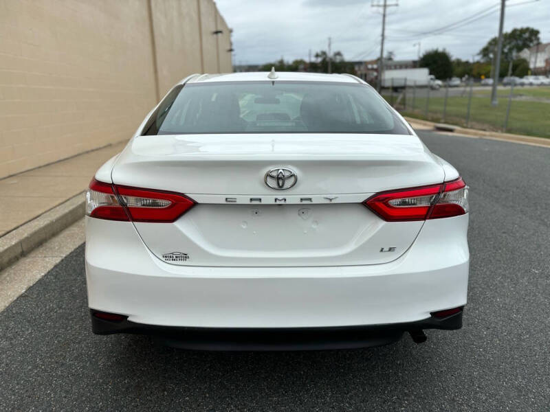 2019 Toyota Camry LE photo 7