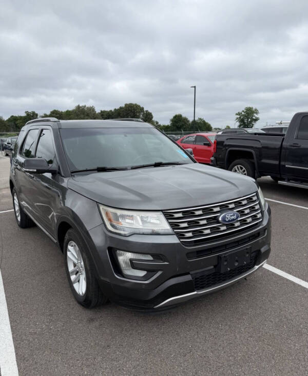 2016 Ford Explorer XLT FWD's photo