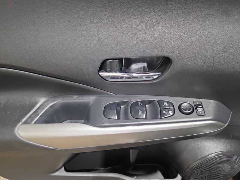 2019 Nissan Kicks SR