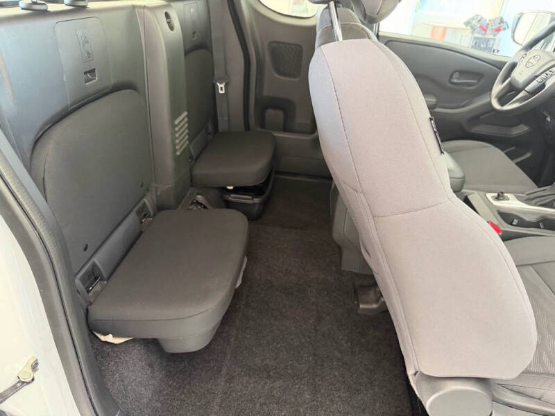 2023 Nissan Frontier S