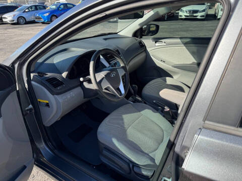 2012 Hyundai Accent GLS