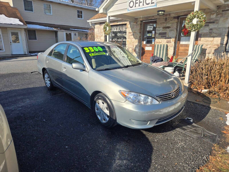 2005 Toyota Camry LE's photo