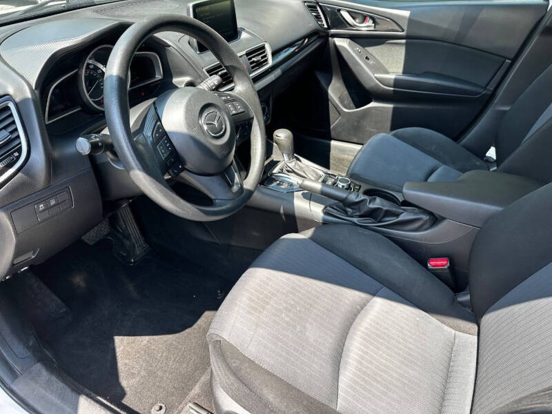 2016 Mazda MAZDA3 i Sport