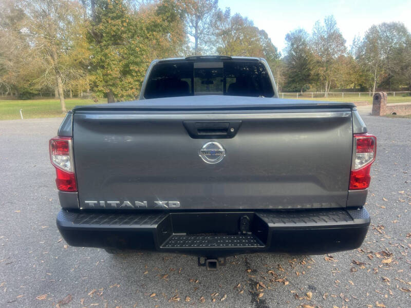 2017 Nissan Titan XD SV