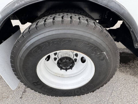 2017 Freightliner M2 106