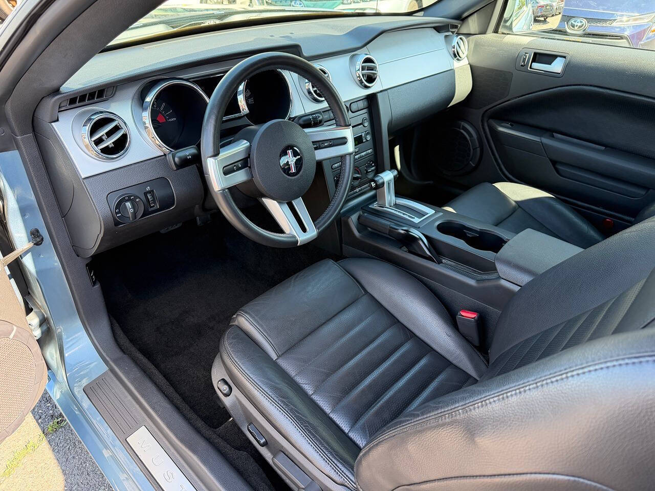2005 Ford Mustang 5