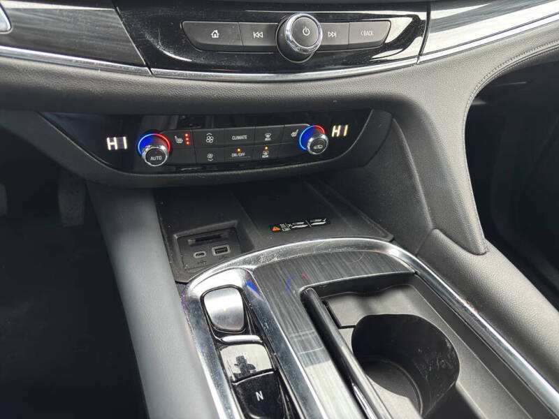 2023 Buick Enclave Essence