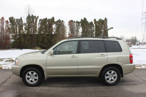 2003 Toyota Highlander for sale at D & B Auto Sales LLC in Washington MI