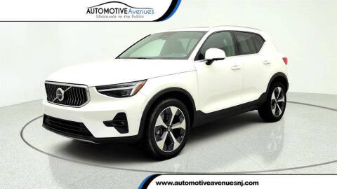 2024 Volvo XC40 B5 Plus Bright Theme