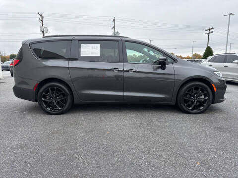 2023 Chrysler Pacifica Touring L