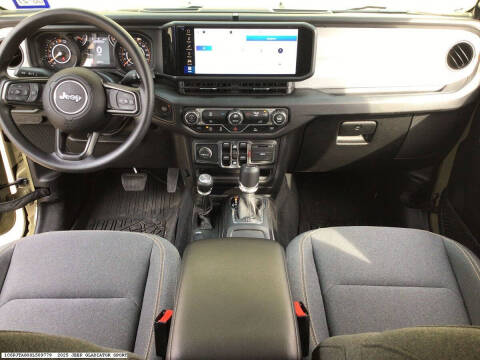 2025 Jeep Gladiator NightHawk