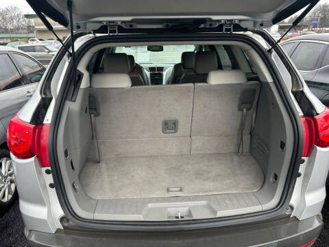 2011 Chevrolet Traverse LT