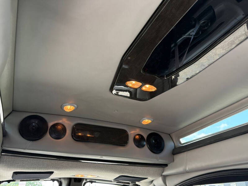 2023 Chevrolet Express 2500