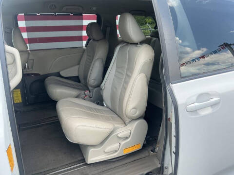 2012 Toyota Sienna