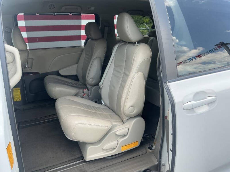 2012 Toyota Sienna