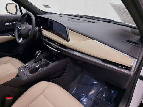 2024 Cadillac XT4 Luxury