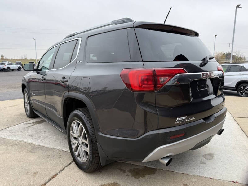 2017 GMC Acadia SLE-2