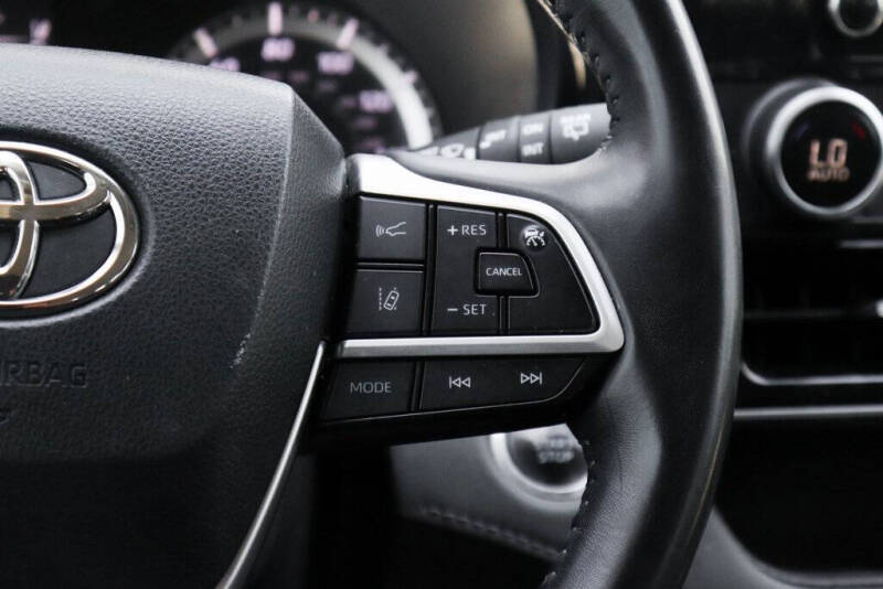 2022 Toyota Highlander LE