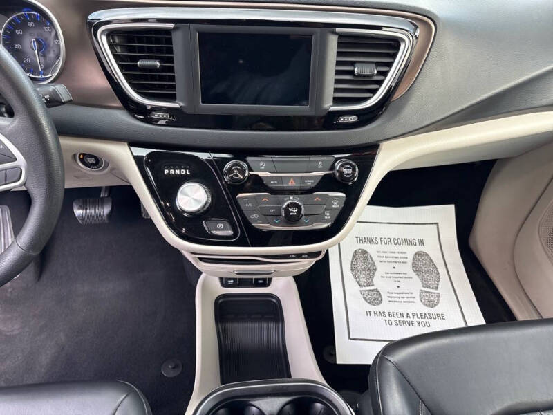 2020 Chrysler Voyager LXi