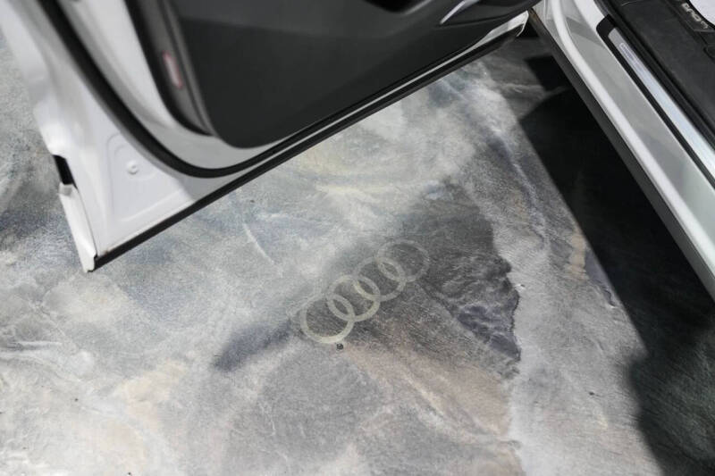 2019 Audi e-tron quattro Premium Plus