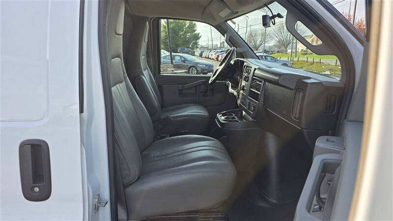 2023 Chevrolet Express 2500