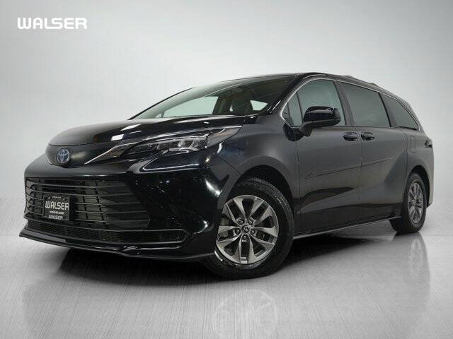 2024 Toyota Sienna LE 8-Passenger