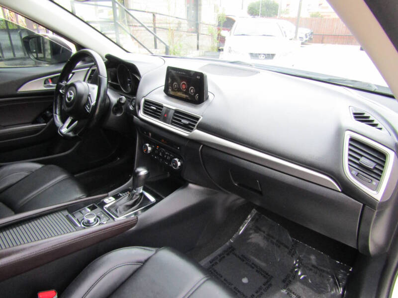 2017 Mazda MAZDA3 Touring