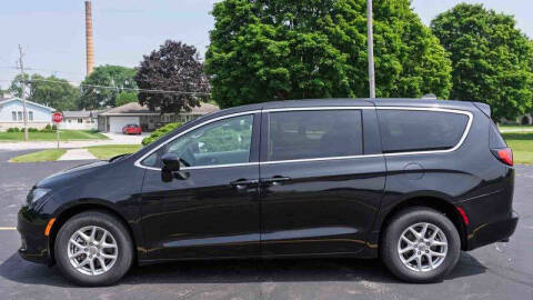 2024 Chrysler Voyager LX