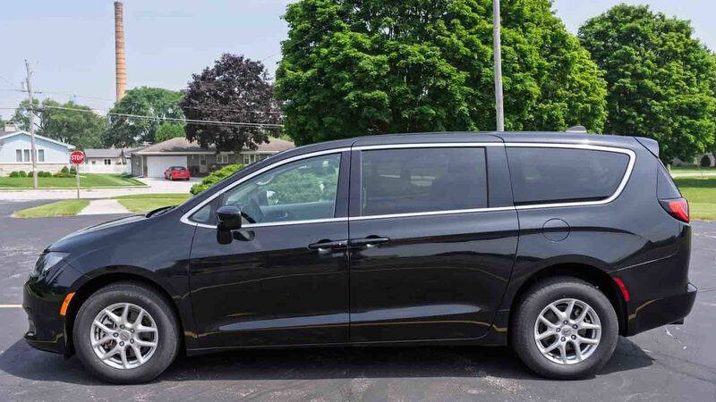 2024 Chrysler Voyager LX