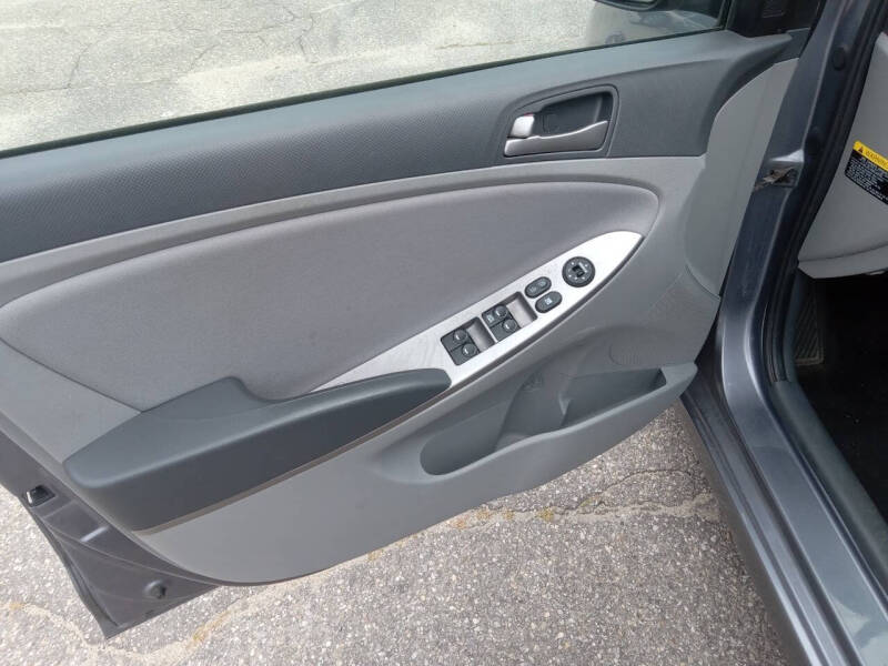 2017 Hyundai Accent Value Edition