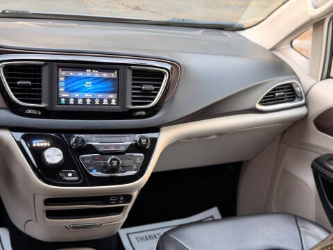 2020 Chrysler Voyager LXi