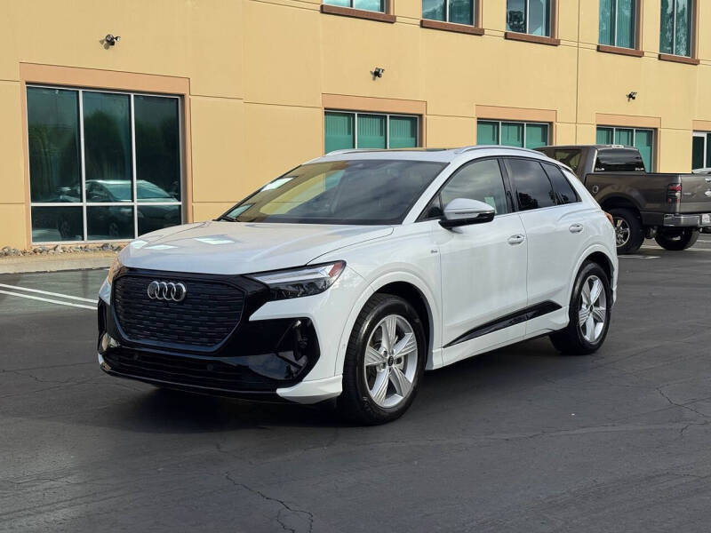 2024 Audi Q4 e-tron quattro Premium Plus 55