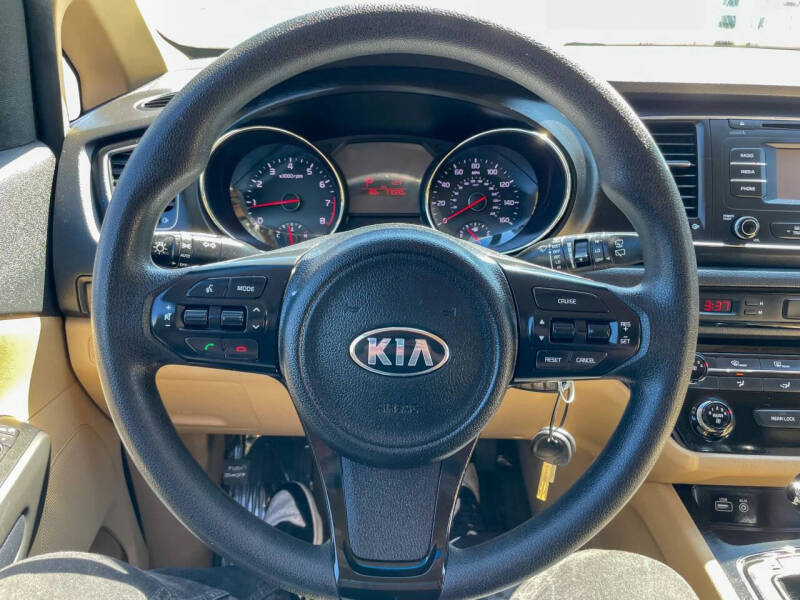 2017 Kia Sedona LX