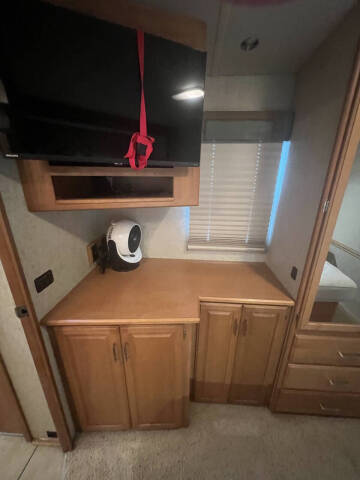 2007 Winnebago Adventurer